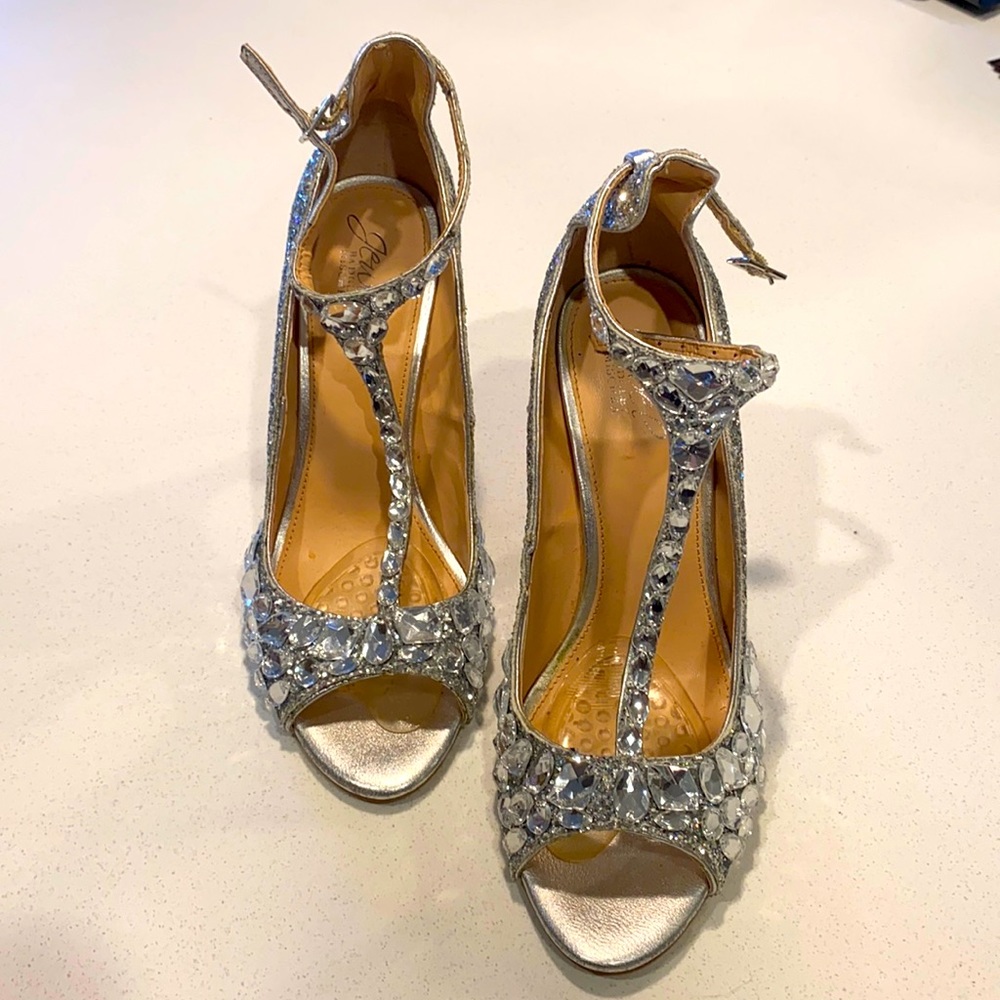 Badgley Mischka Silver Black Tie Heels.
